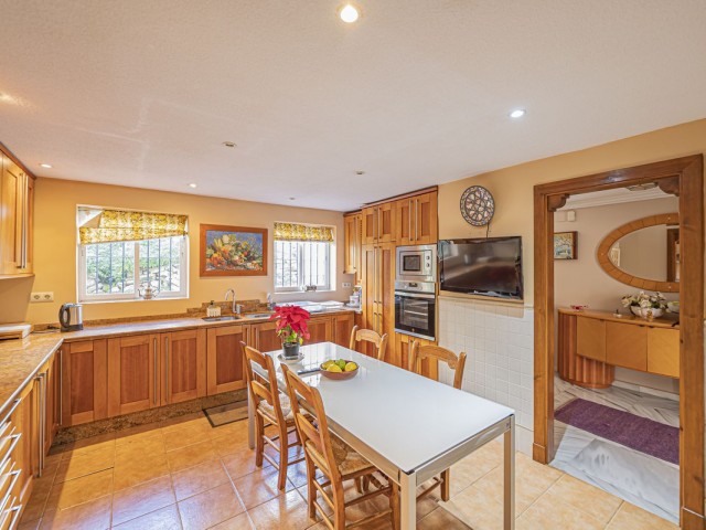 4 Bedrooms Townhouse in The Golden Mile