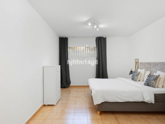 4 Bedrooms Apartment in Nueva Andalucía