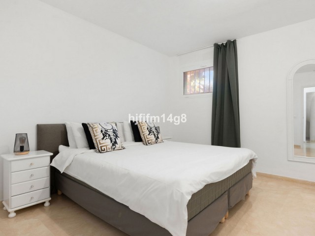 4 Bedrooms Apartment in Nueva Andalucía