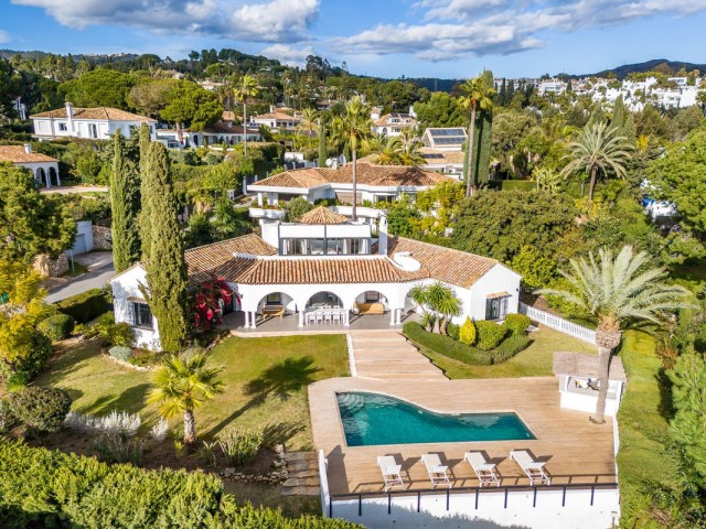 5 Bedrooms Villa in Marbella