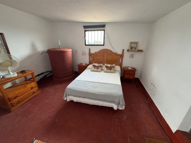 4 Bedrooms Villa in Estepona