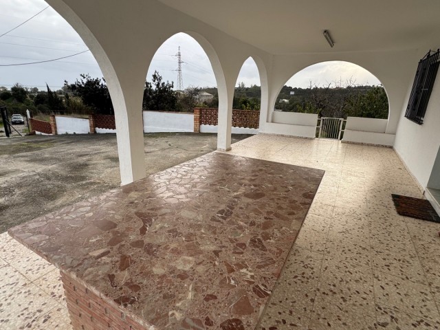 4 Bedrooms Villa in Estepona