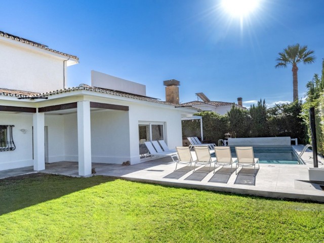 Villa avec 6 Chambres  à Benalmadena