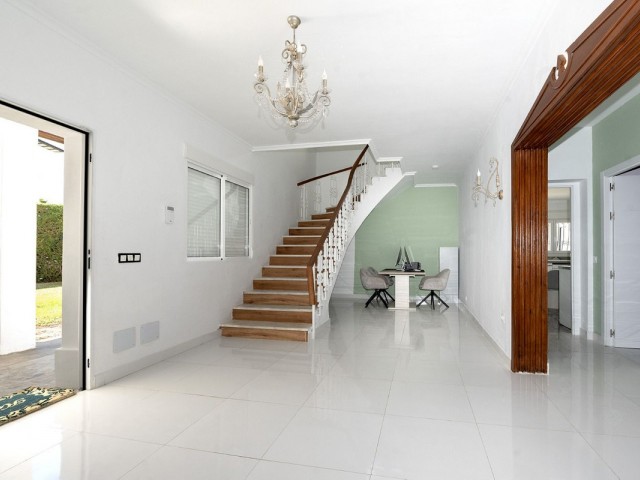 Villa avec 6 Chambres  à Benalmadena