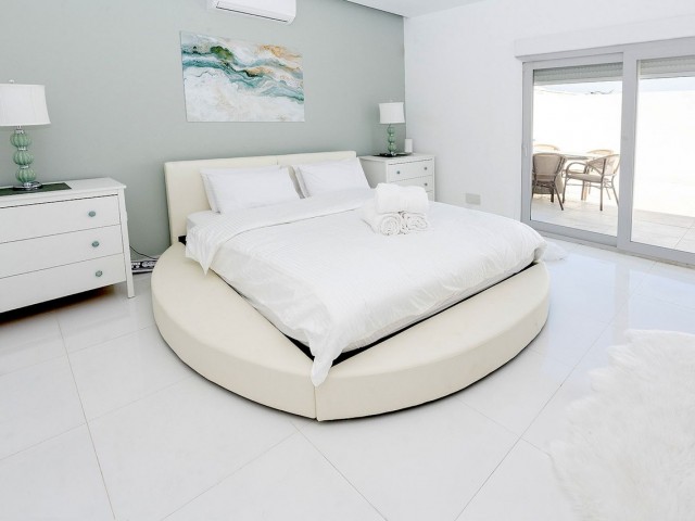 Villa avec 6 Chambres  à Benalmadena