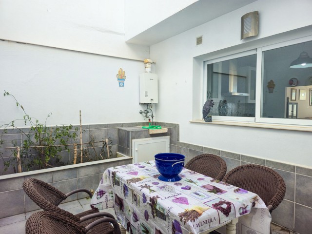 2 Bedrooms Villa in Lagos