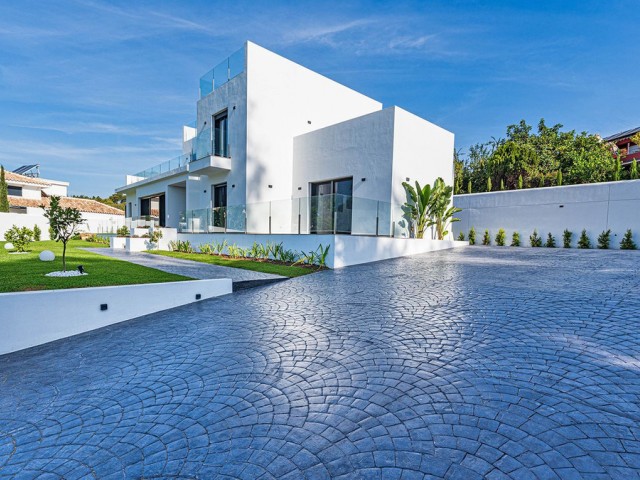 Villa avec 5 Chambres  à Marbella