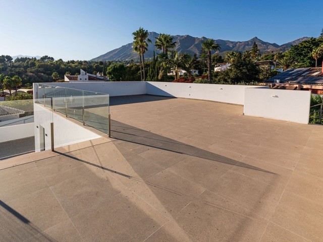 Villa avec 5 Chambres  à Marbella