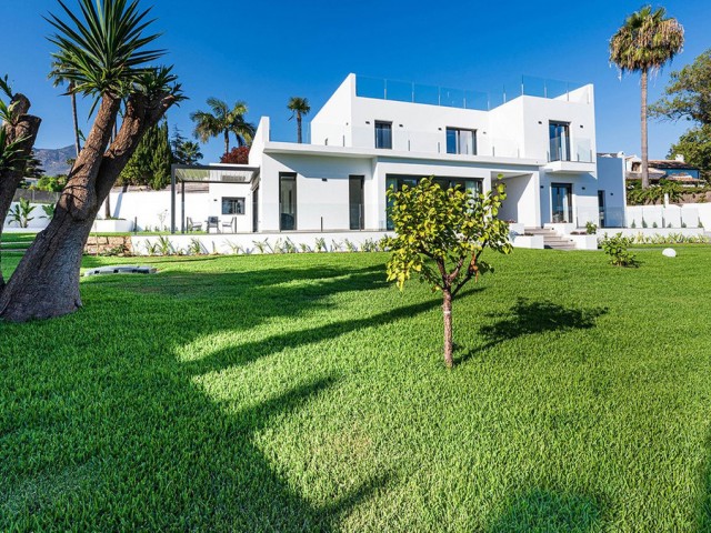 Villa avec 5 Chambres  à Marbella