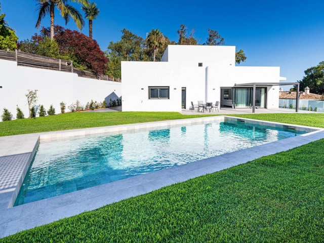 Villa avec 5 Chambres  à Marbella