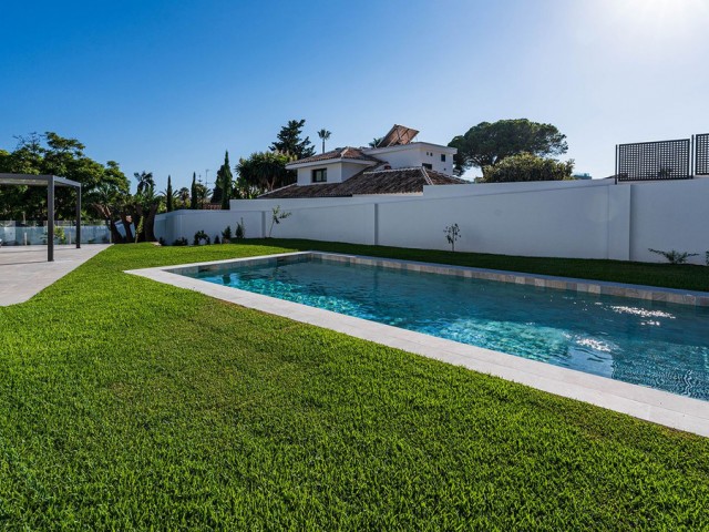 Villa avec 5 Chambres  à Marbella
