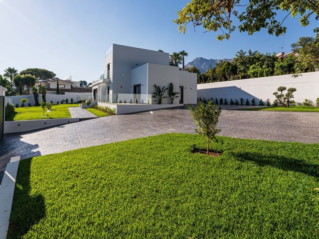 Villa avec 5 Chambres  à Marbella