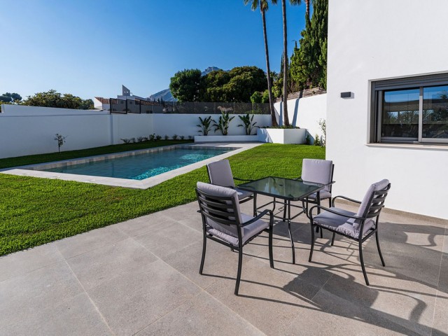 Villa avec 5 Chambres  à Marbella
