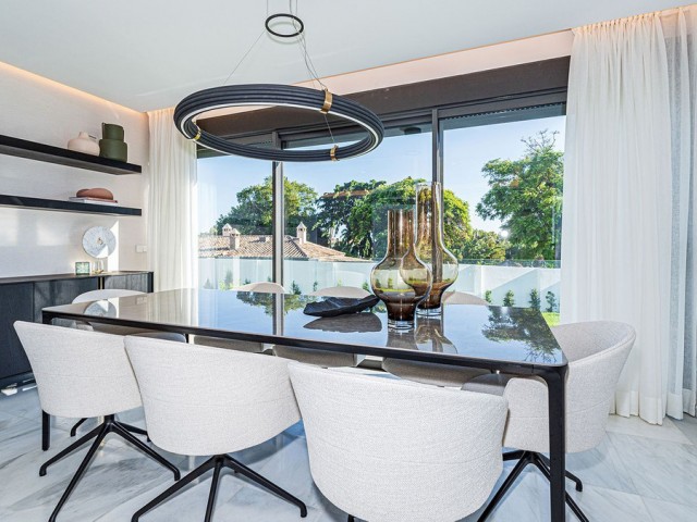 Villa avec 5 Chambres  à Marbella