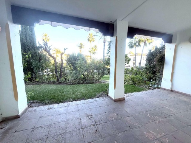 4 Bedrooms Townhouse in Estepona