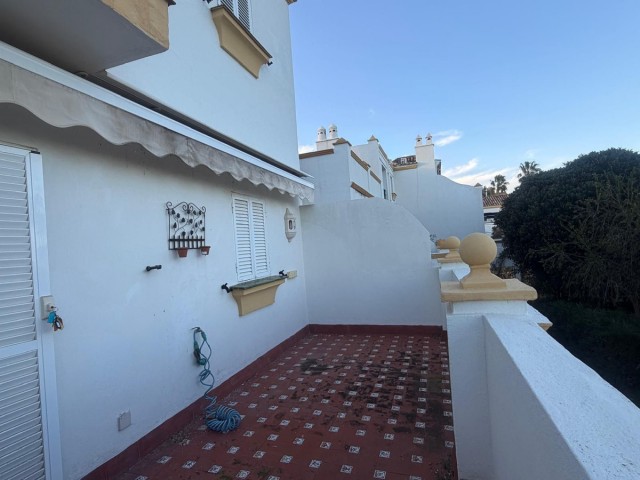 4 Bedrooms Townhouse in Estepona