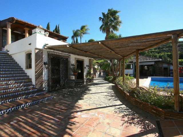 8 Soveroms Villa i Mijas