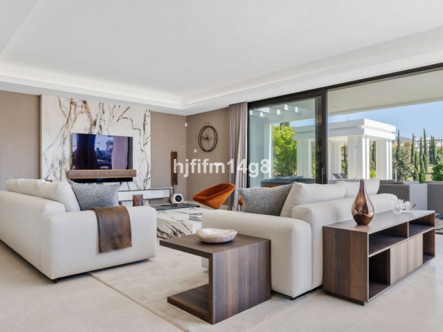 5 Slaapkamer Villa in Los Flamingos