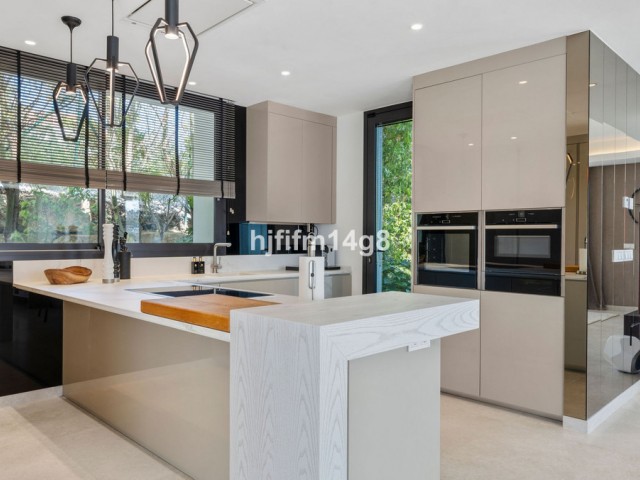 5 Slaapkamer Villa in Los Flamingos