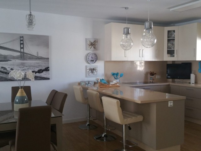 6 Makuuhuoneen Rivitalo San Pedro de Alcántara