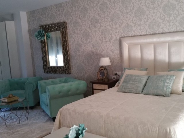 6 Makuuhuoneen Rivitalo San Pedro de Alcántara