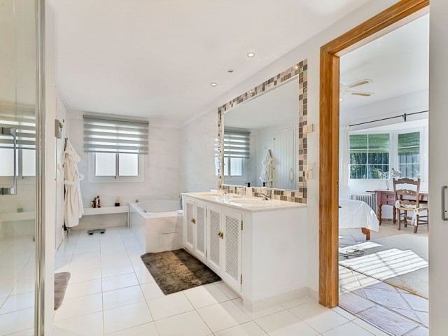 Villa con 2 Dormitorios  en Benahavís