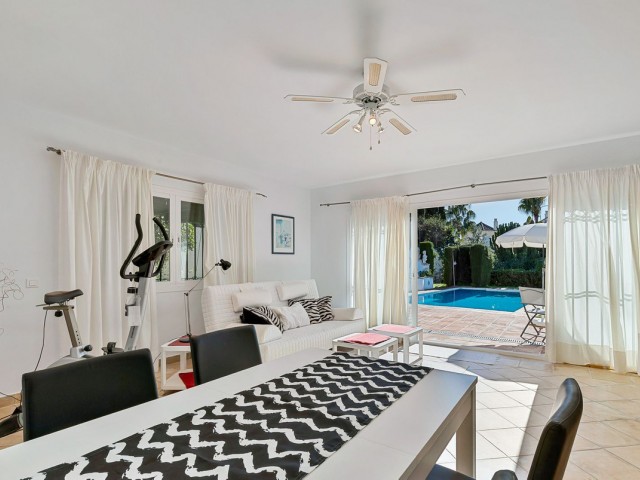 Villa con 2 Dormitorios  en Benahavís