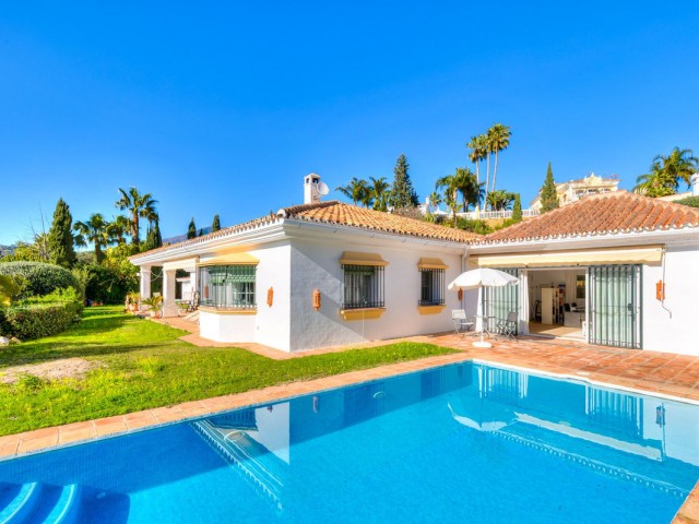 Villa con 2 Dormitorios  en Benahavís