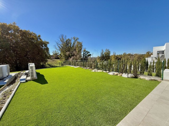 4 Bedrooms Townhouse in San Pedro de Alcántara