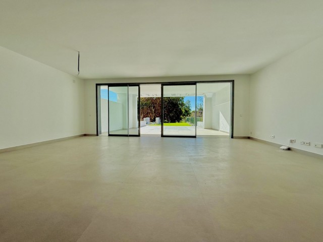 4 Bedrooms Townhouse in San Pedro de Alcántara