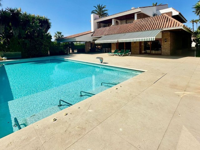 Villa, Nueva Andalucia