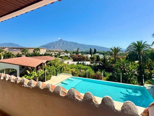 7 Bedrooms Villa in Nueva Andalucía