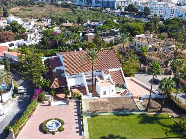 7 Bedrooms Villa in Nueva Andalucía