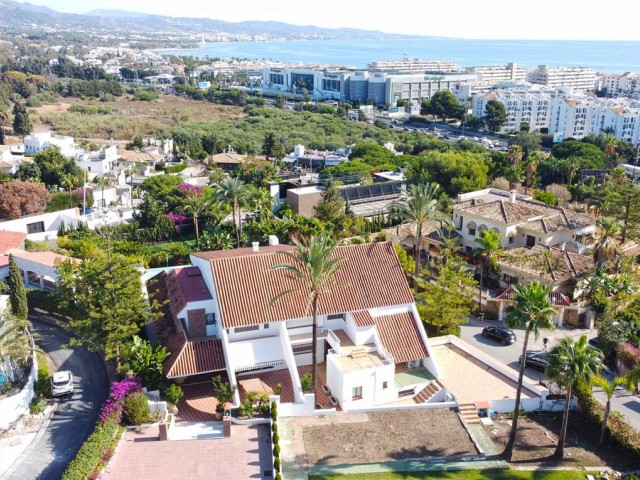 7 Bedrooms Villa in Nueva Andalucía