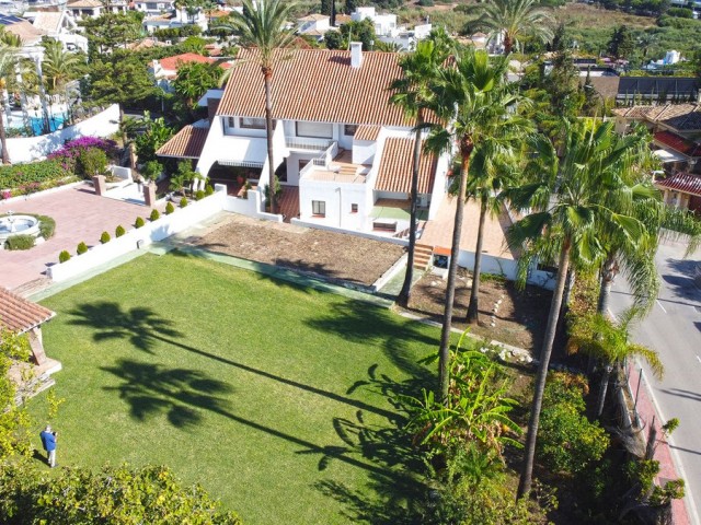 7 Bedrooms Villa in Nueva Andalucía