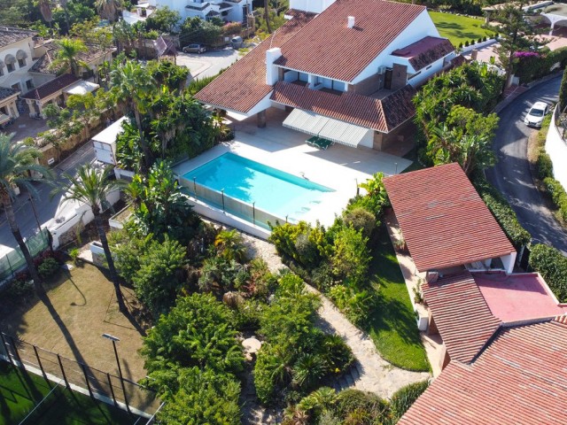 7 Bedrooms Villa in Nueva Andalucía