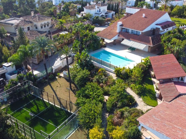 7 Bedrooms Villa in Nueva Andalucía