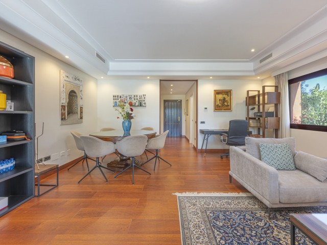 4 Sovrums Radhus i The Golden Mile