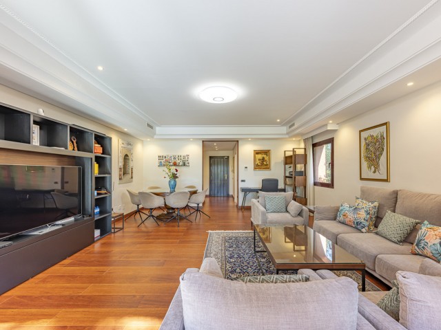 4 Sovrums Radhus i The Golden Mile