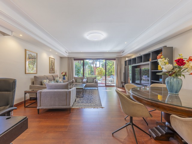 4 Sovrums Radhus i The Golden Mile