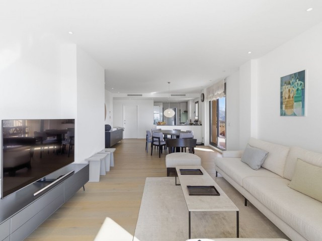 2 Bedrooms Apartment in Benahavís