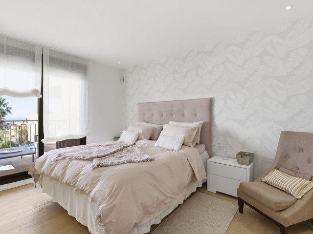 2 Bedrooms Apartment in Benahavís