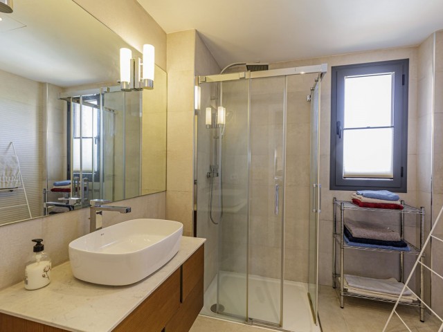 2 Bedrooms Apartment in Benahavís