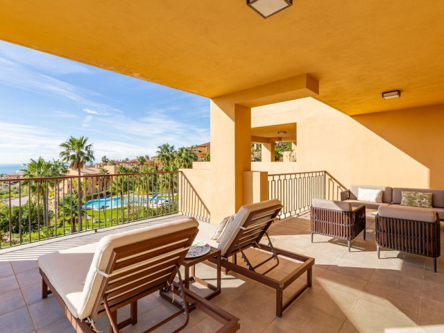 2 Bedrooms Apartment in Benahavís