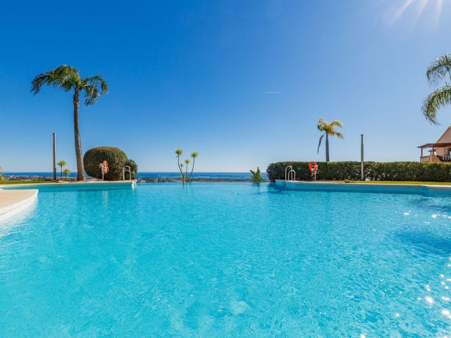 2 Bedrooms Apartment in Benahavís