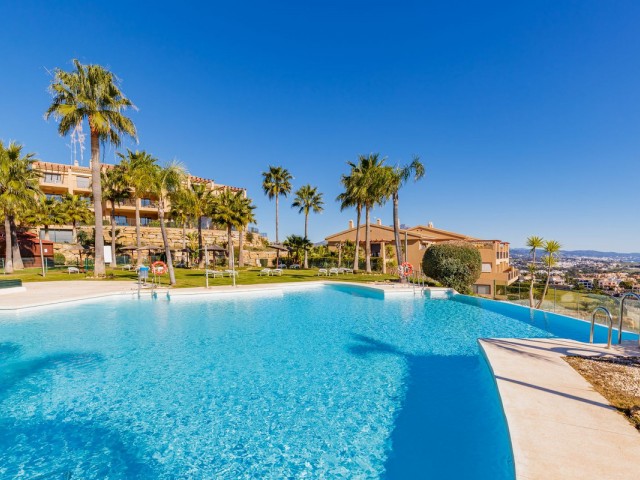 2 Bedrooms Apartment in Benahavís