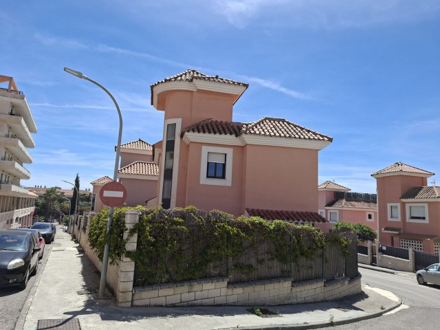 3 Soveroms Rekkehus i San Luis de Sabinillas
