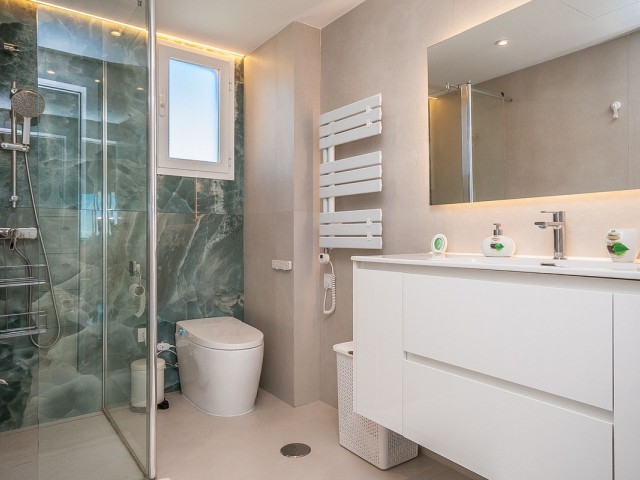 Ático con 2 Dormitorios  en Elviria