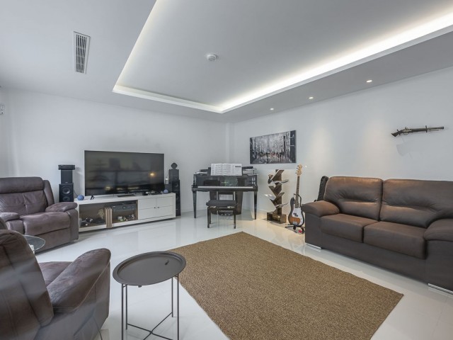 5 Makuuhuoneen Huvila Benalmadena