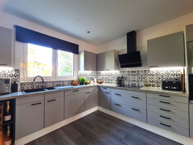 Apartamento con 3 Dormitorios  en San Roque